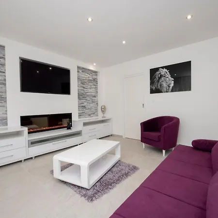 Lions Apartament *