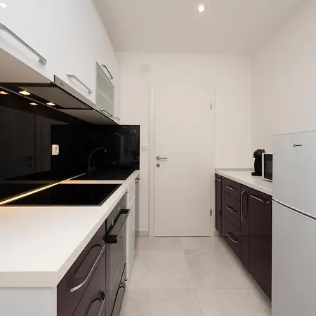 Lions Apartment *